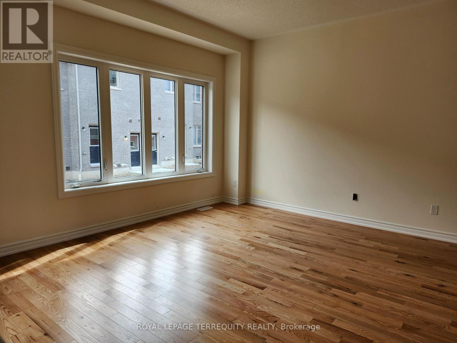 1117 Marathon Avenue, Pickering, Ontario  L1X 0L7 - Photo 4 - E12198001