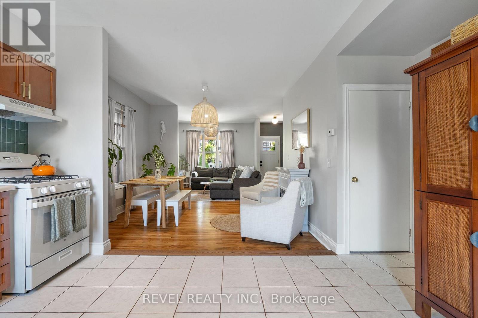 33 Holton Avenue N, Hamilton, Ontario  L8L 6H3 - Photo 22 - X12193804