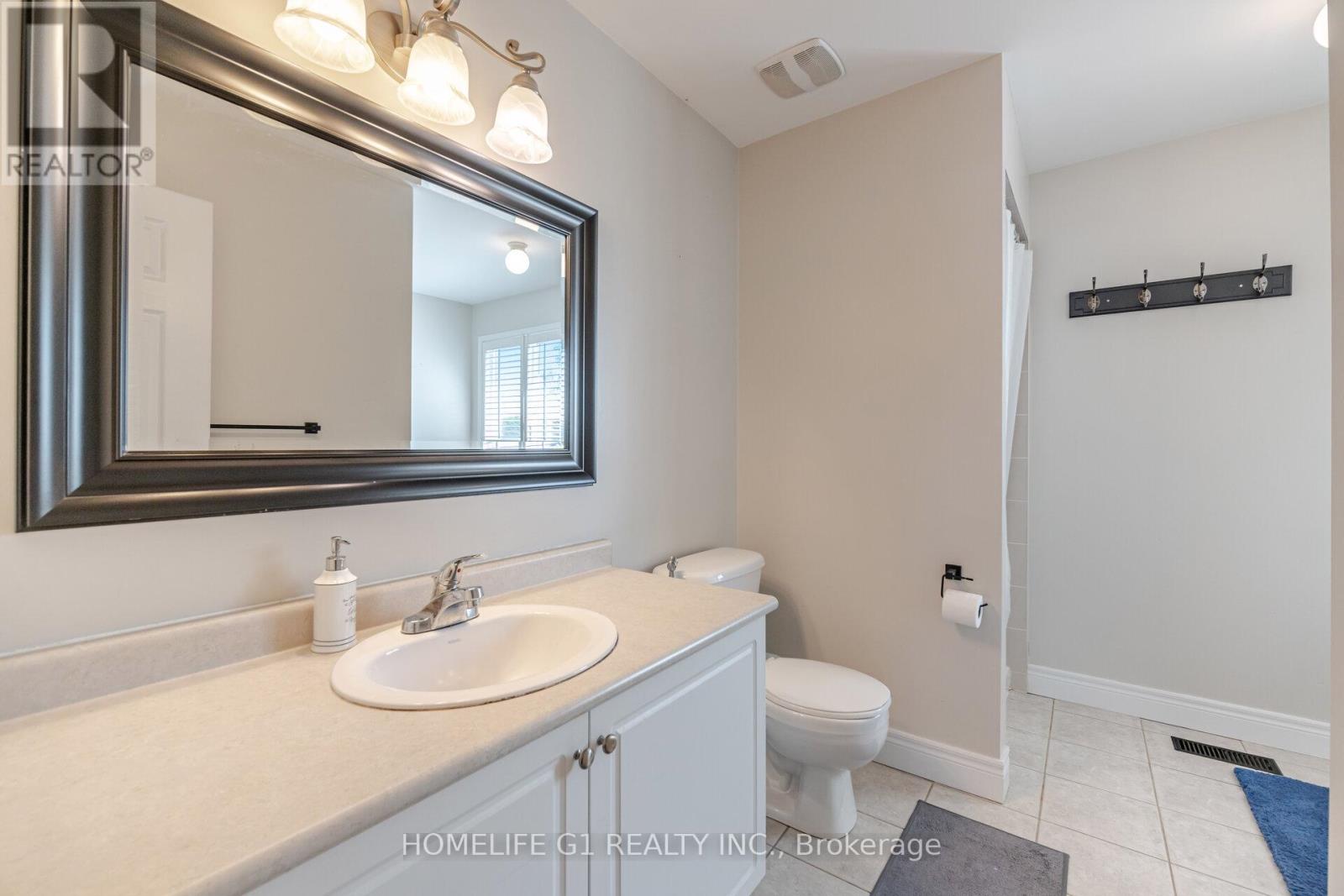 213 Blackburn Drive, Brantford, Ontario  N3T 0A5 - Photo 15 - X12197298