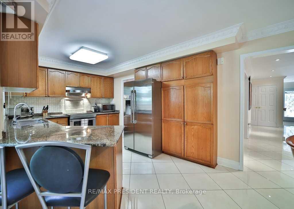 30 Anvil Court, Richmond Hill (Westbrook), Ontario  L4C 9G6 - Photo 22 - N12197799