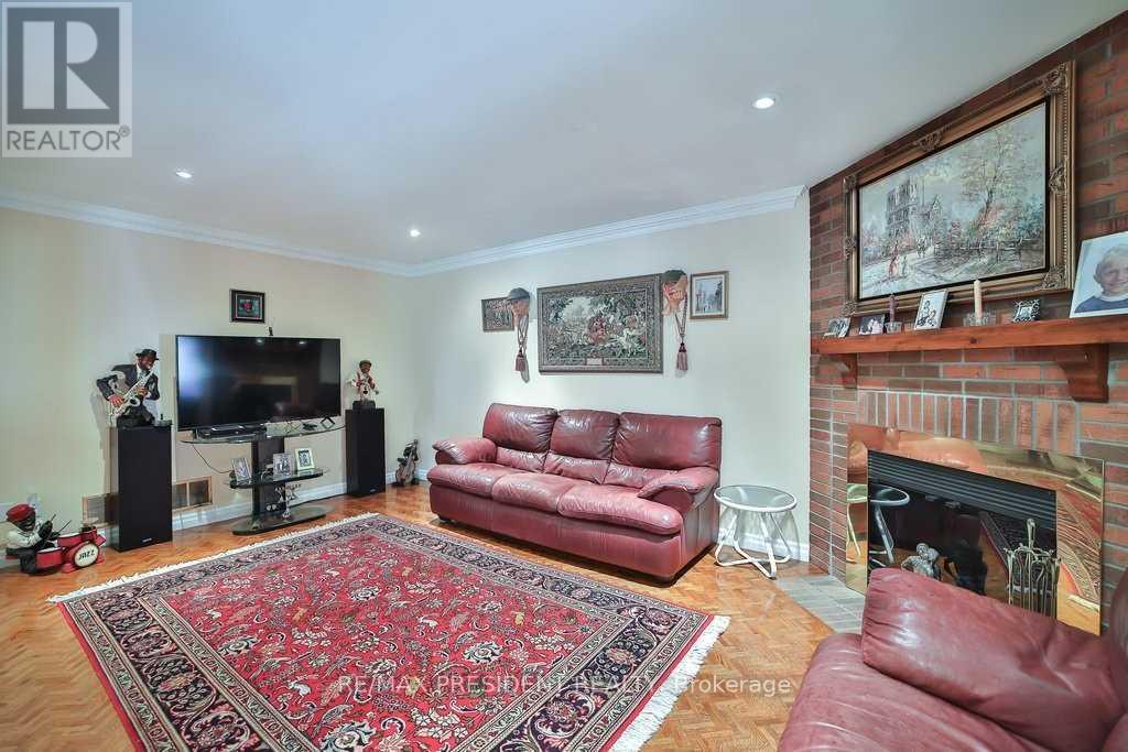30 Anvil Court, Richmond Hill (Westbrook), Ontario  L4C 9G6 - Photo 25 - N12197799