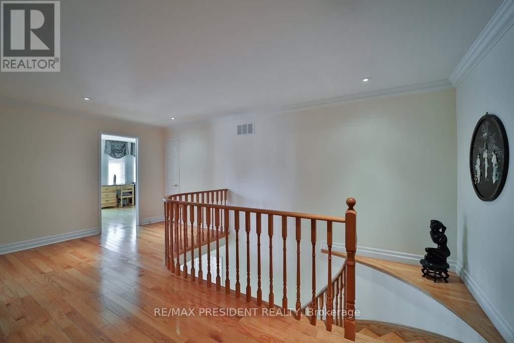 30 Anvil Court, Richmond Hill (Westbrook), Ontario  L4C 9G6 - Photo 30 - N12197799