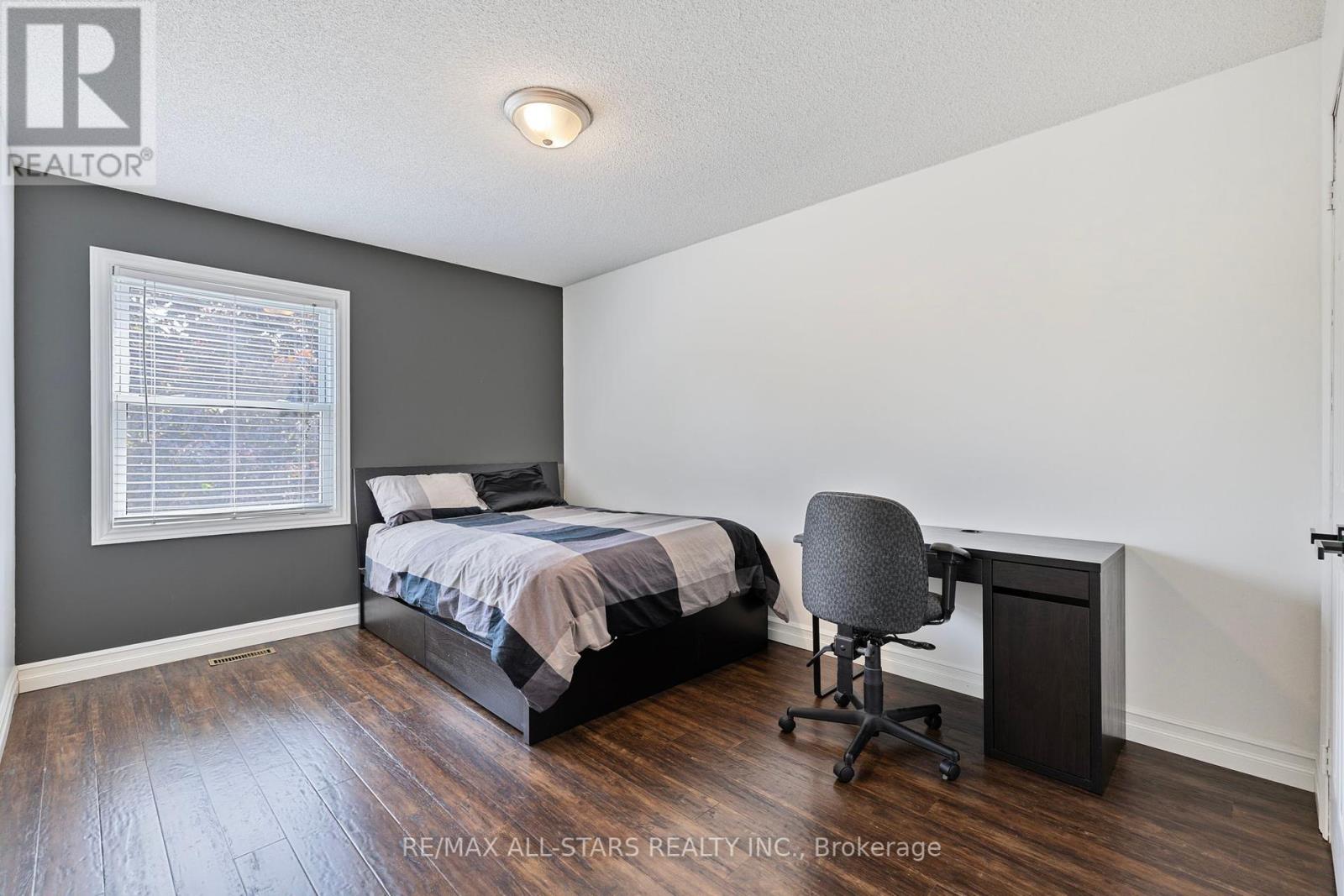 98 Natanya Boulevard, Georgina, Ontario  L4P 3P9 - Photo 22 - N12197865