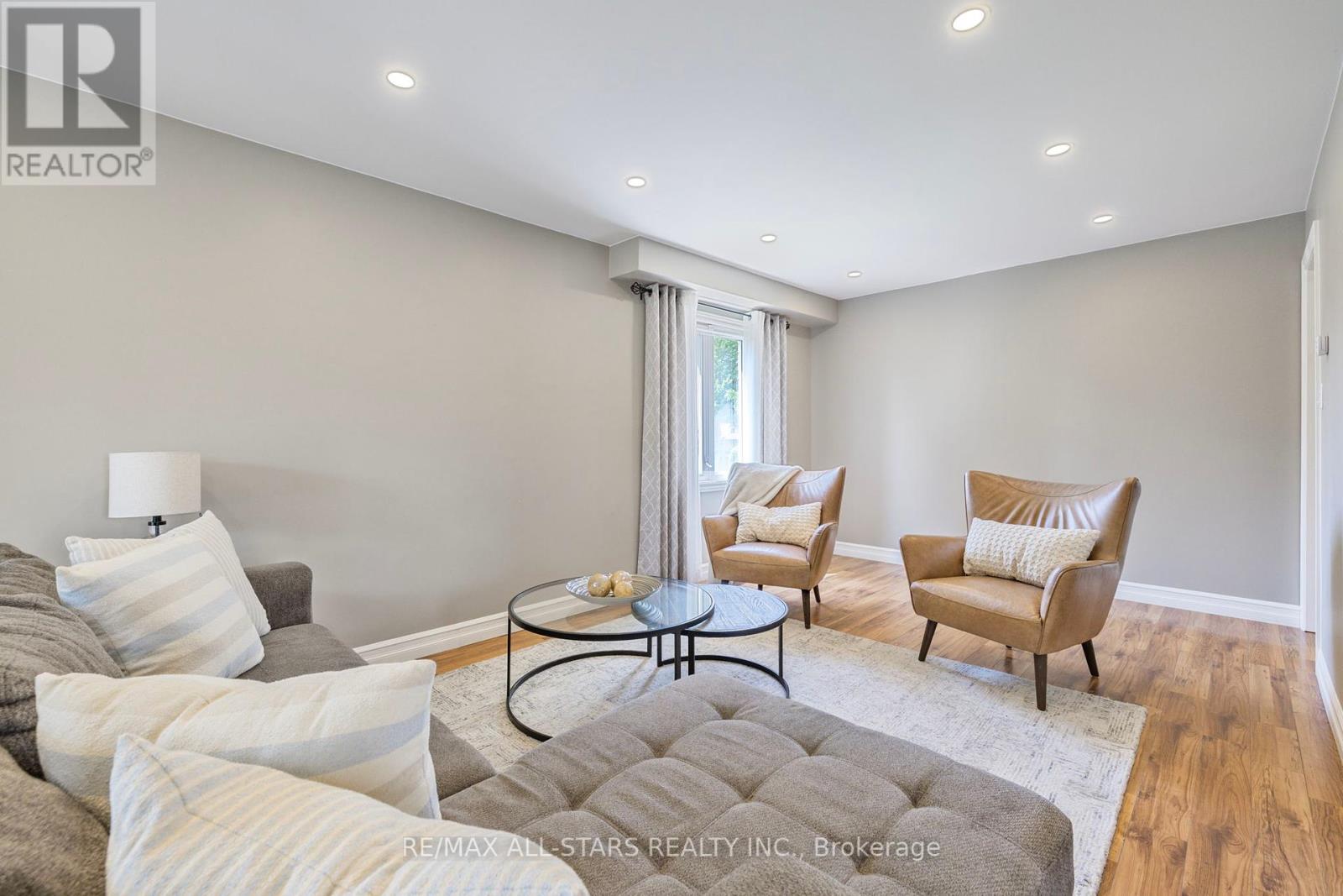 98 Natanya Boulevard, Georgina, Ontario  L4P 3P9 - Photo 8 - N12197865