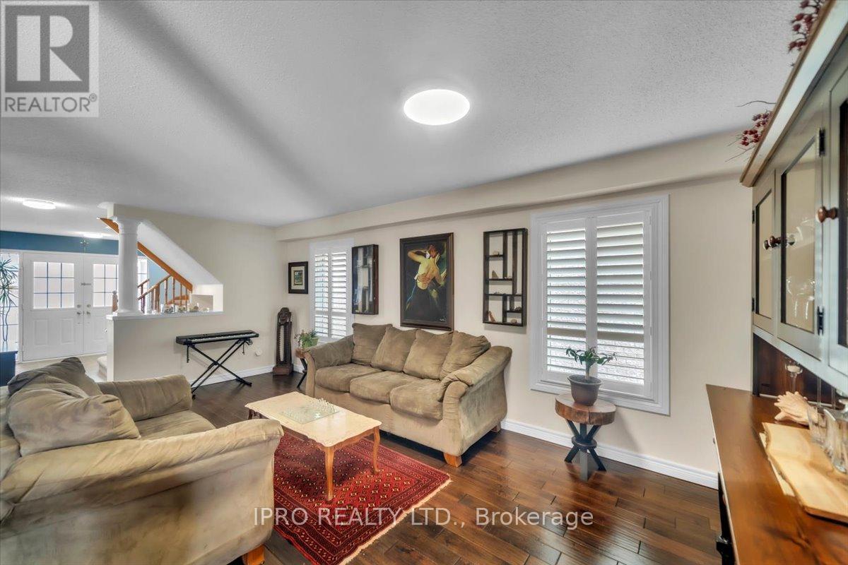 469 King Street E, East Gwillimbury, Ontario  L0G 1M0 - Photo 7 - N12198015
