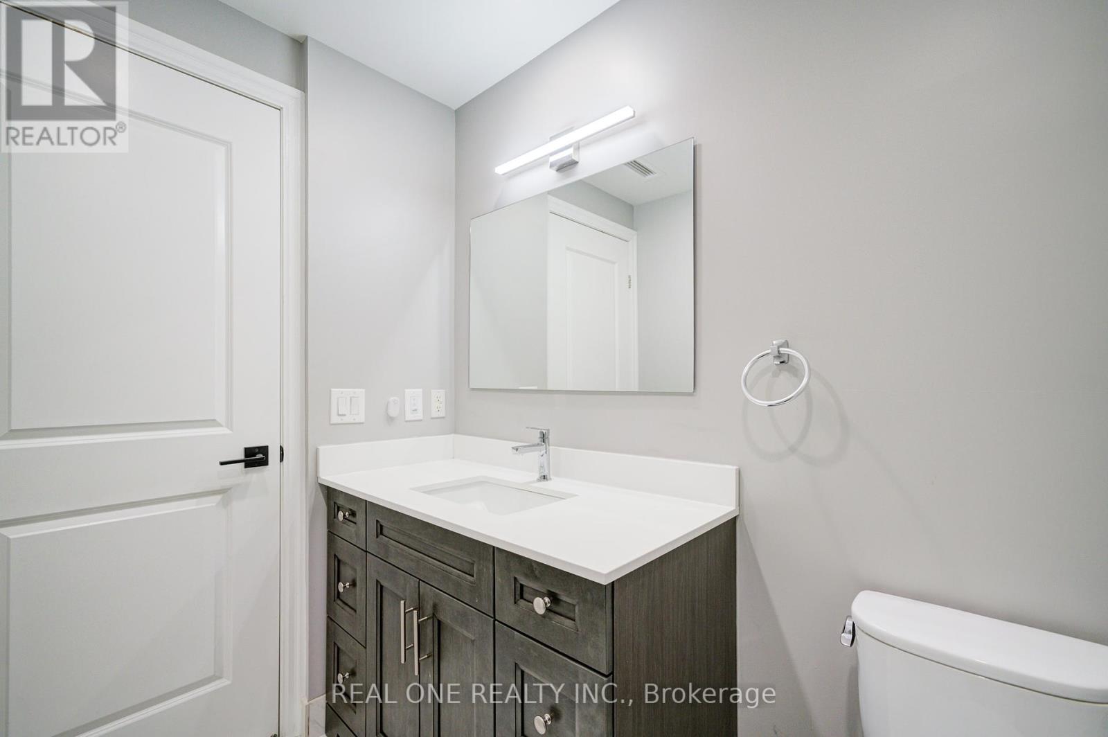 107 - 111 Upper Duke Crescent, Markham, Ontario  L6G 0C8 - Photo 11 - N12198030
