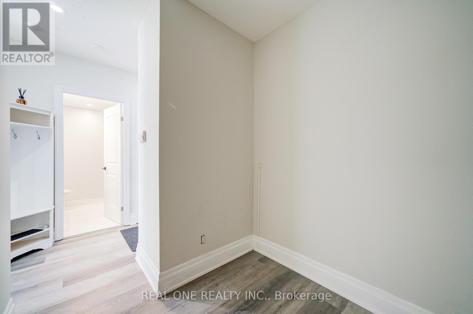 107 - 111 Upper Duke Crescent, Markham, Ontario  L6G 0C8 - Photo 31 - N12198030