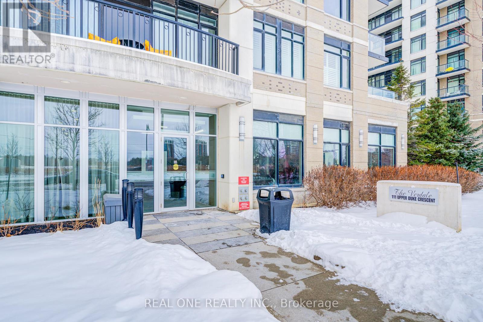 107 - 111 Upper Duke Crescent, Markham, Ontario  L6G 0C8 - Photo 7 - N12198030