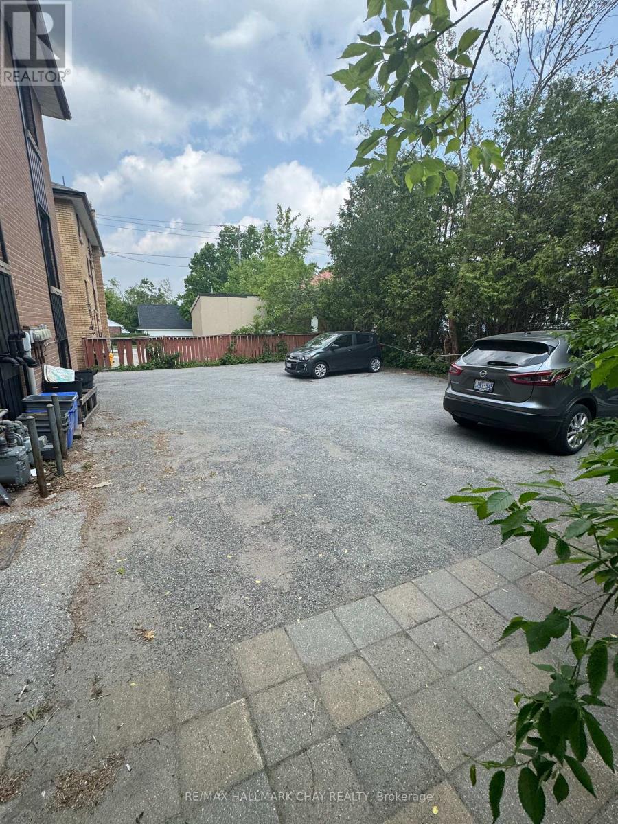 153 St Vincent Street, Barrie, Ontario  L4M 3Y9 - Photo 7 - S12197782