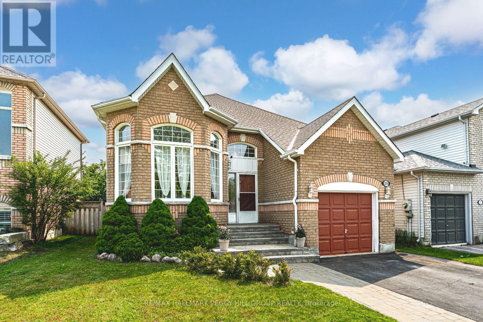 255 MAPLETON AVENUE, barrie (holly), Ontario