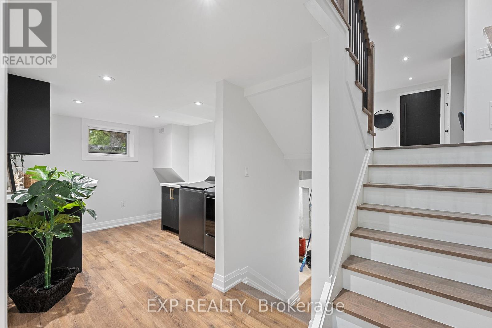 168 Berczy Street, Barrie, Ontario  L4M 3R6 - Photo 25 - S12197877