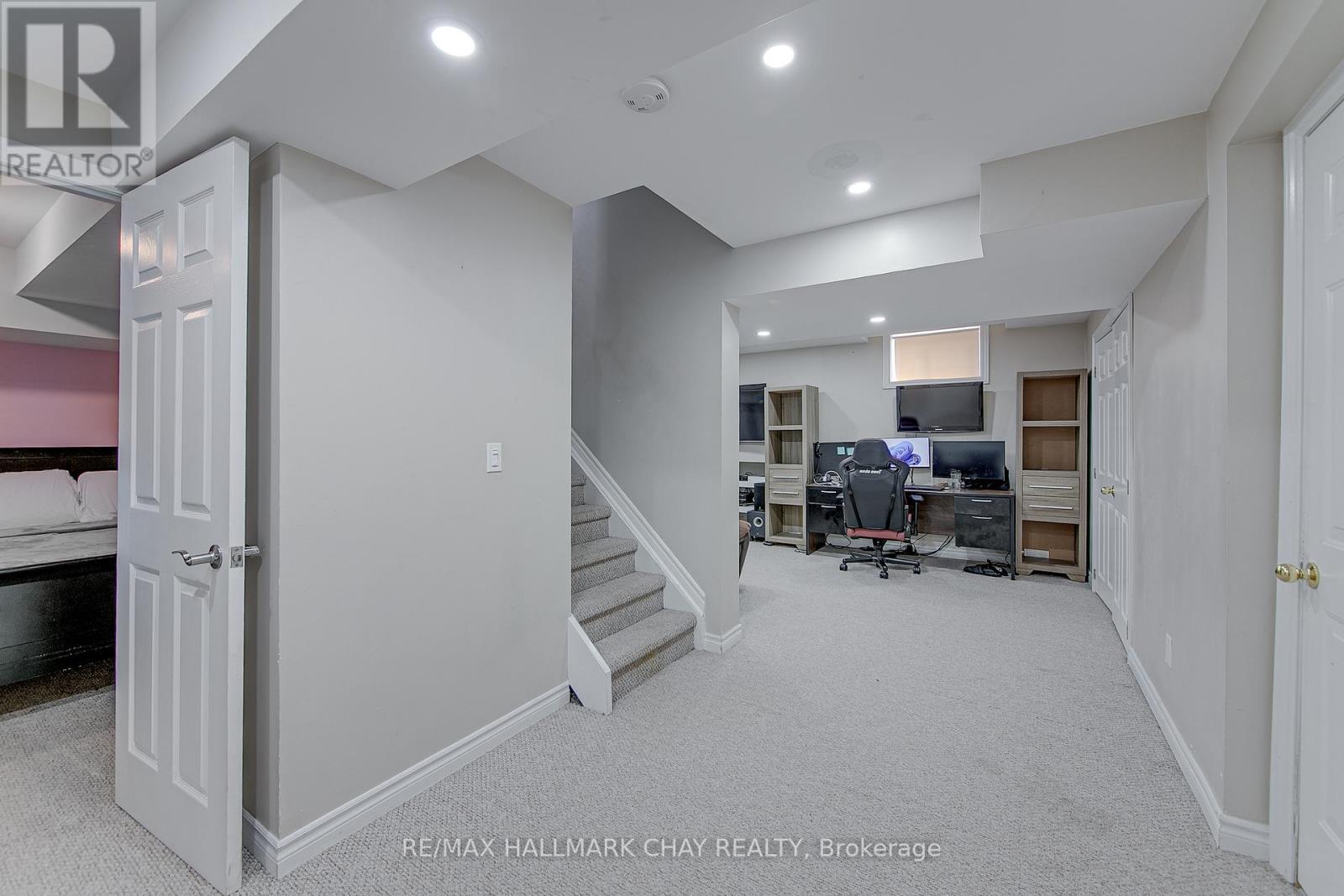 7 Penvill Trail, Barrie, Ontario  L4N 1T7 - Photo 46 - S12197885