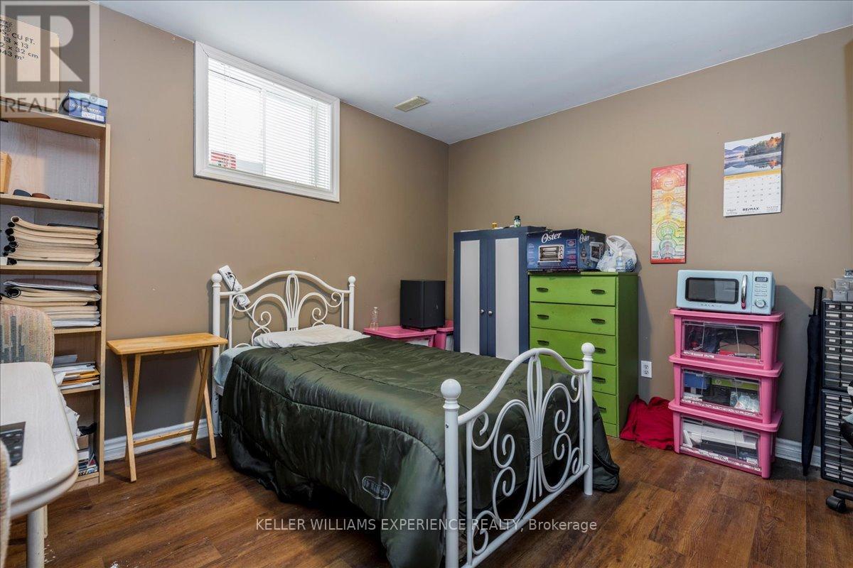 43 Sherwood Court, Barrie, Ontario  L4N 9V1 - Photo 17 - S12197949