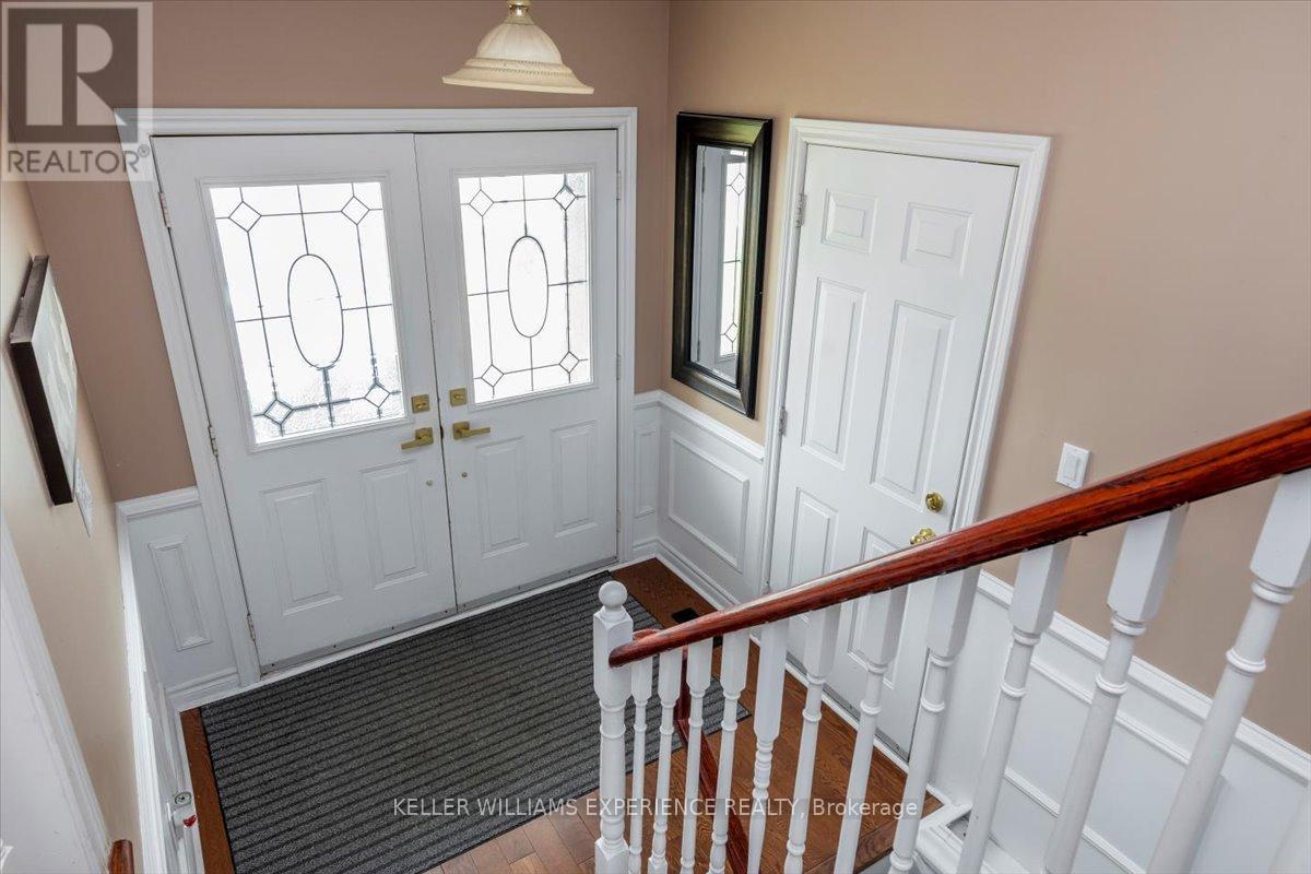 43 Sherwood Court, Barrie (Northwest), Ontario  L4N 9V1 - Photo 3 - S12197949
