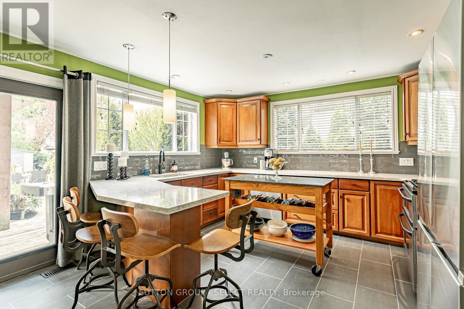 569 Central Avenue, London East (East F), Ontario  N6B 2G5 - Photo 14 - X12198079