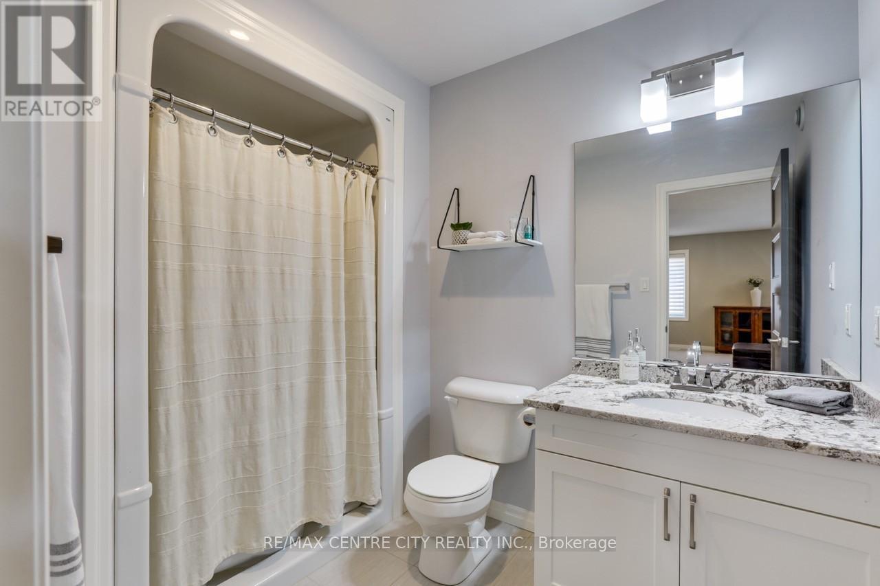 1301 Eagletrace Drive, London North, Ontario  N6G 0K9 - Photo 37 - X12198086