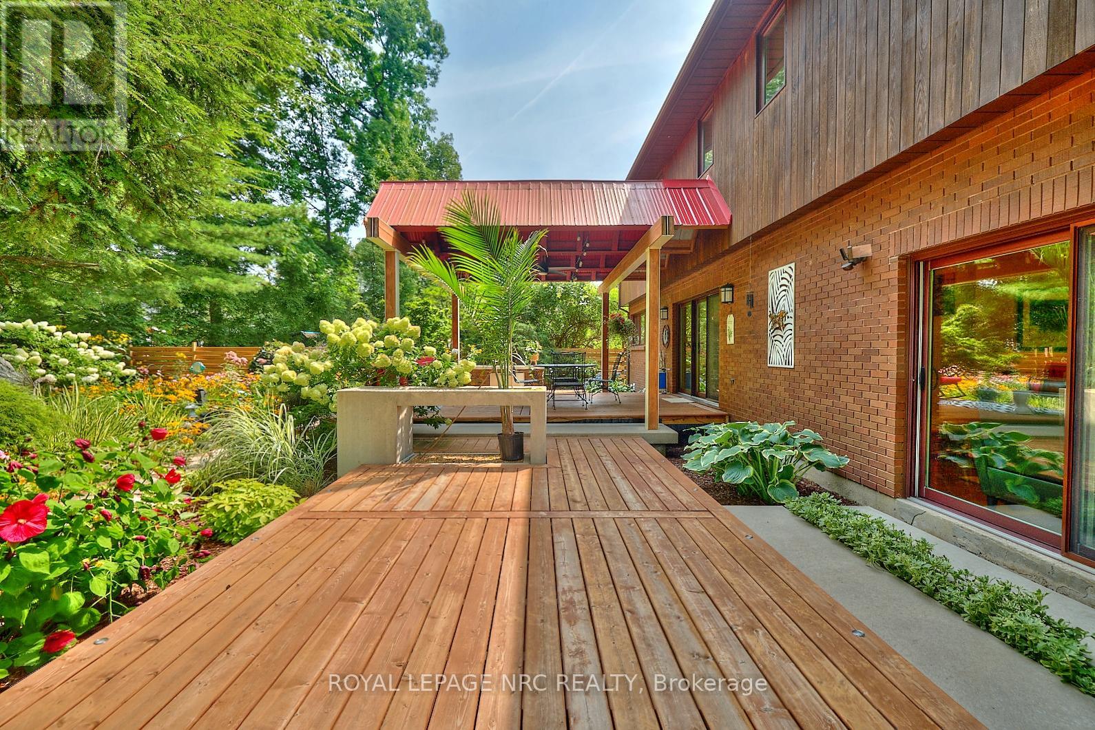 13 Oak Drive, Niagara-On-The-Lake, Ontario  L0S 1J0 - Photo 12 - X12198006