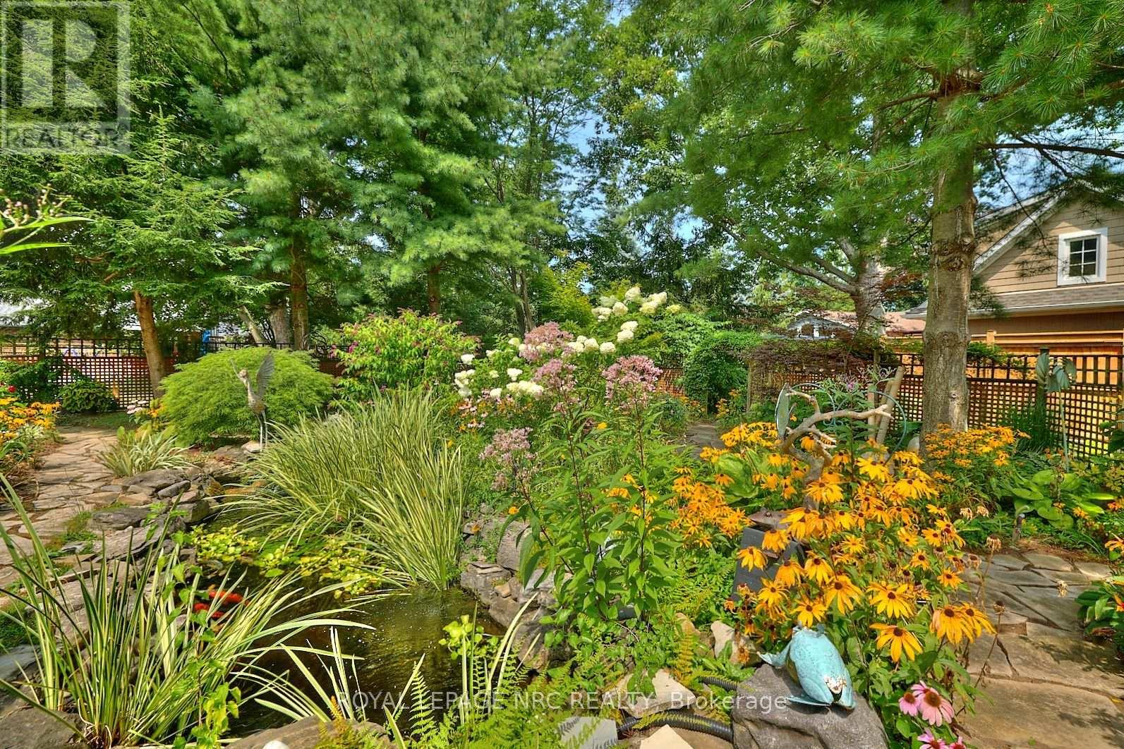 13 Oak Drive, Niagara-On-The-Lake, Ontario  L0S 1J0 - Photo 7 - X12198006