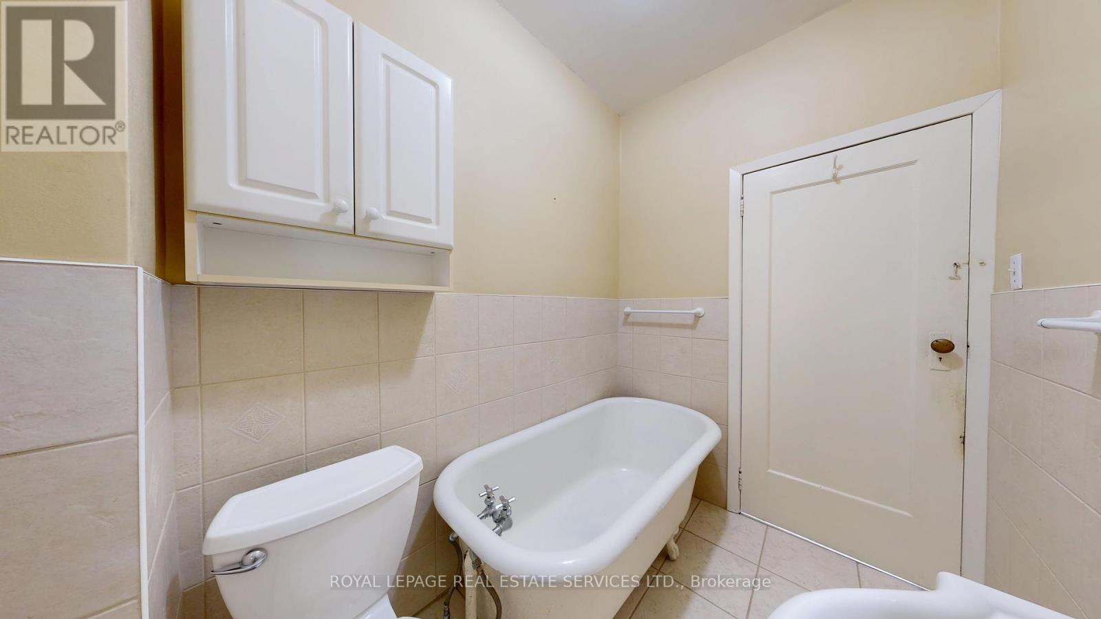 302 Windermere Avenue, Toronto (High Park-Swansea), Ontario  M6S 3K7 - Photo 15 - W12197786