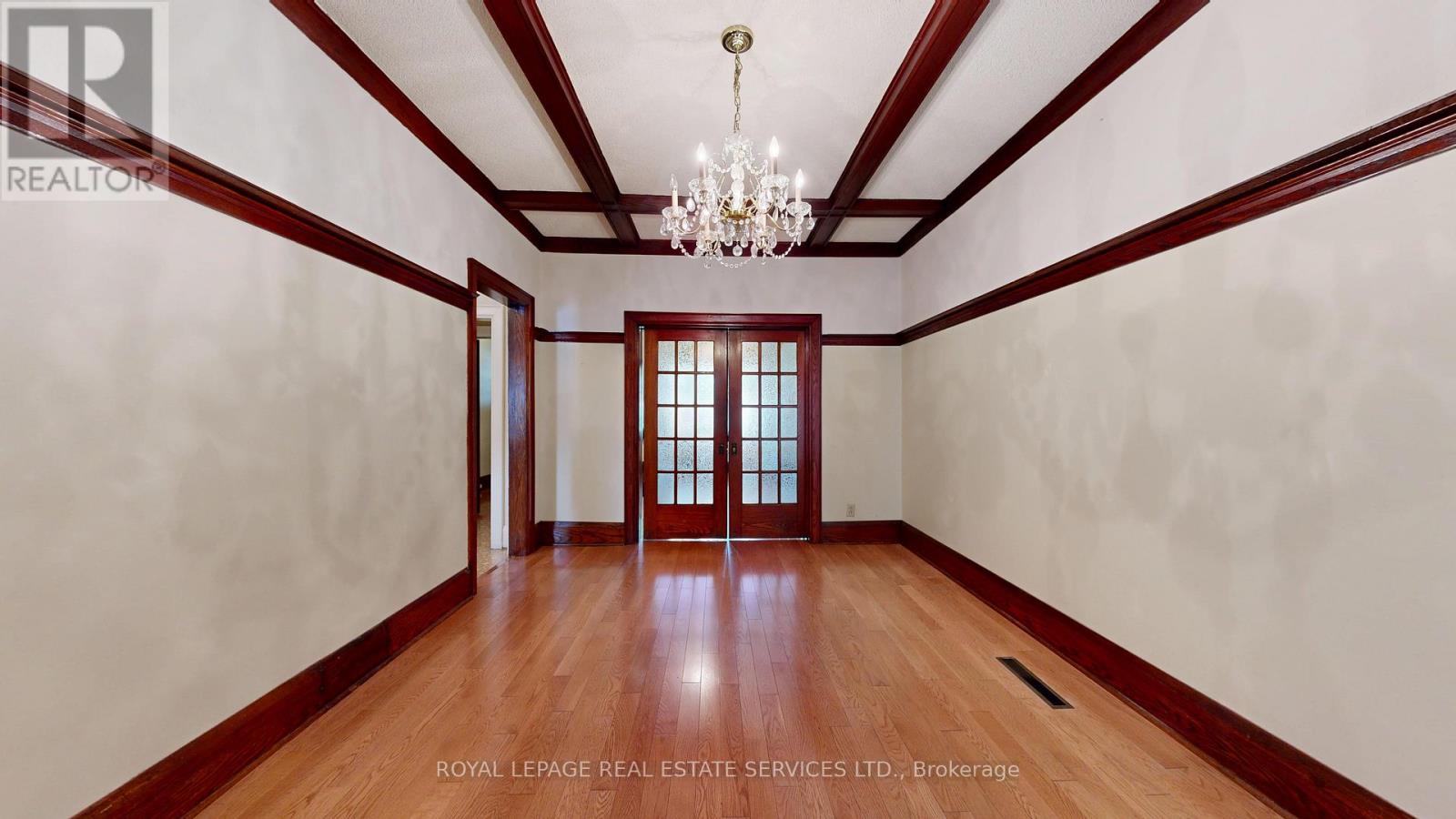 302 Windermere Avenue, Toronto, Ontario  M6S 3K7 - Photo 8 - W12197786