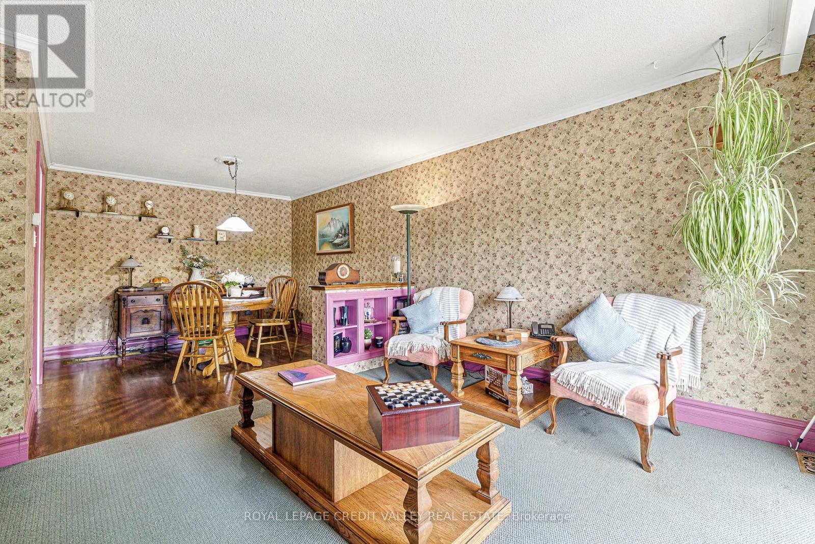 74 Roseville Drive, Brampton, Ontario  L6Y 2G8 - Photo 4 - W12197791
