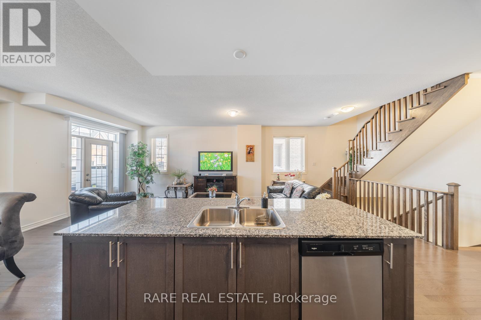 91 Fruitvale Circle, Brampton, Ontario  L7A 5C4 - Photo 10 - W12197792