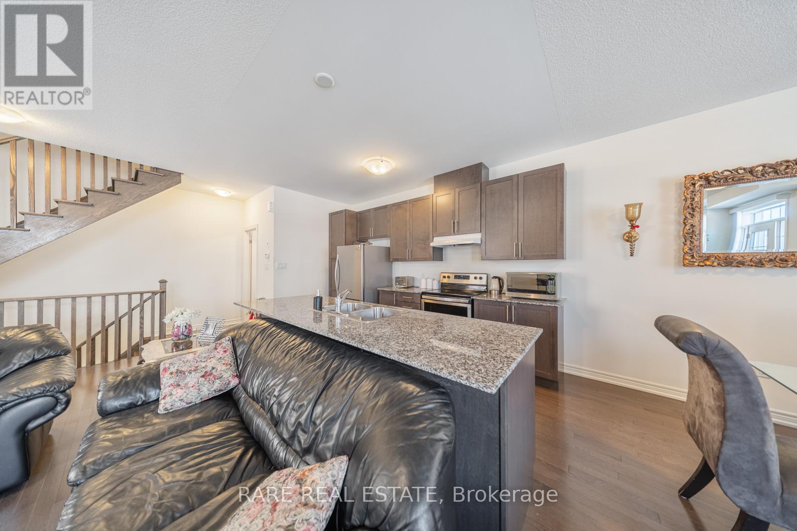 91 Fruitvale Circle, Brampton, Ontario  L7A 5C4 - Photo 11 - W12197792