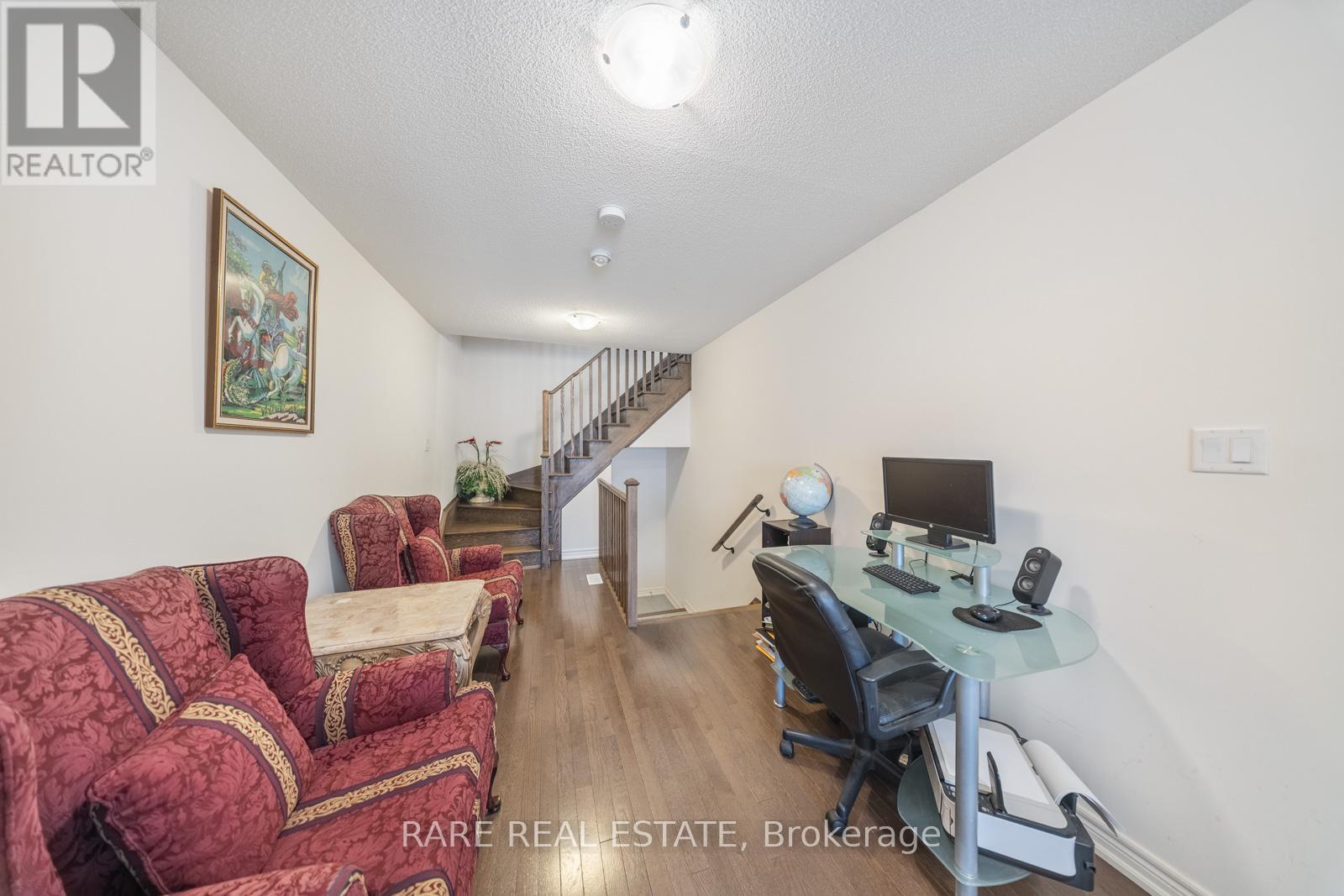 91 Fruitvale Circle, Brampton, Ontario  L7A 5C4 - Photo 3 - W12197792