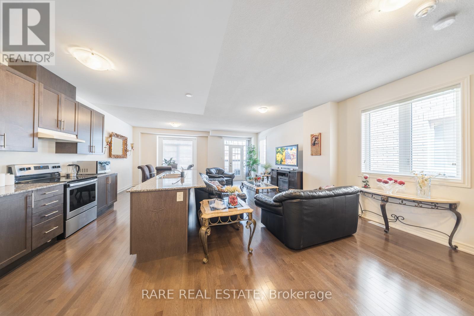 91 Fruitvale Circle, Brampton, Ontario  L7A 5C4 - Photo 7 - W12197792