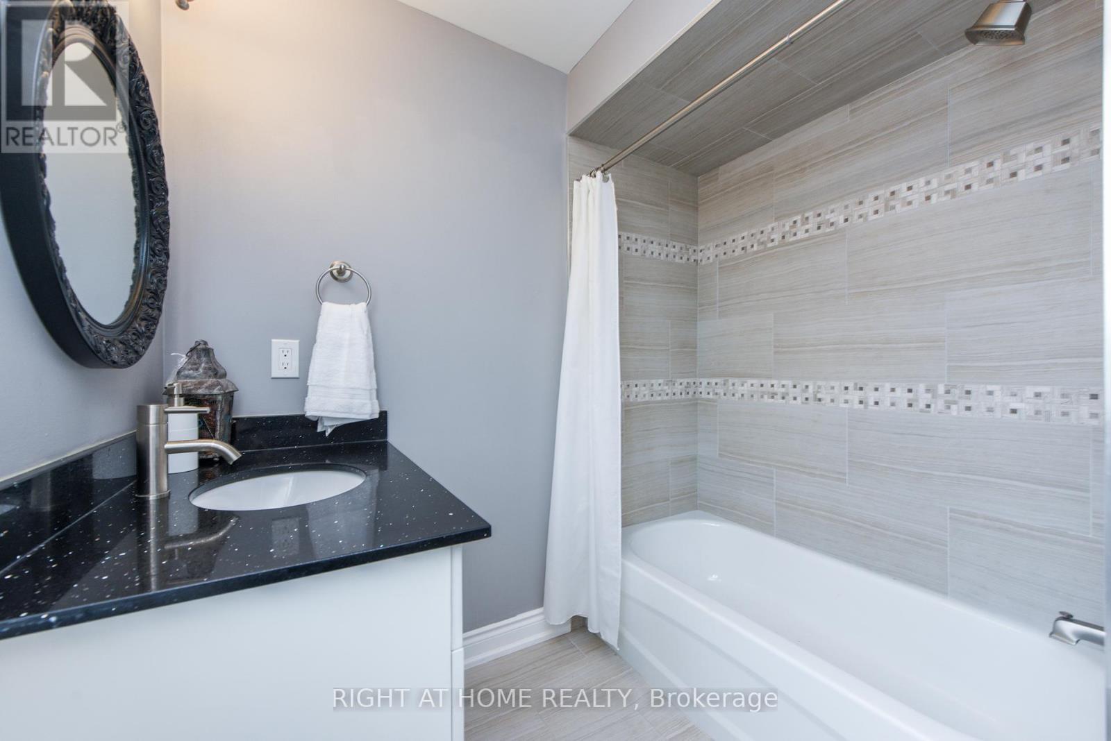 7148 Wrigley Court, Mississauga (Meadowvale Village), Ontario  L5W 0C8 - Photo 17 - W12197796