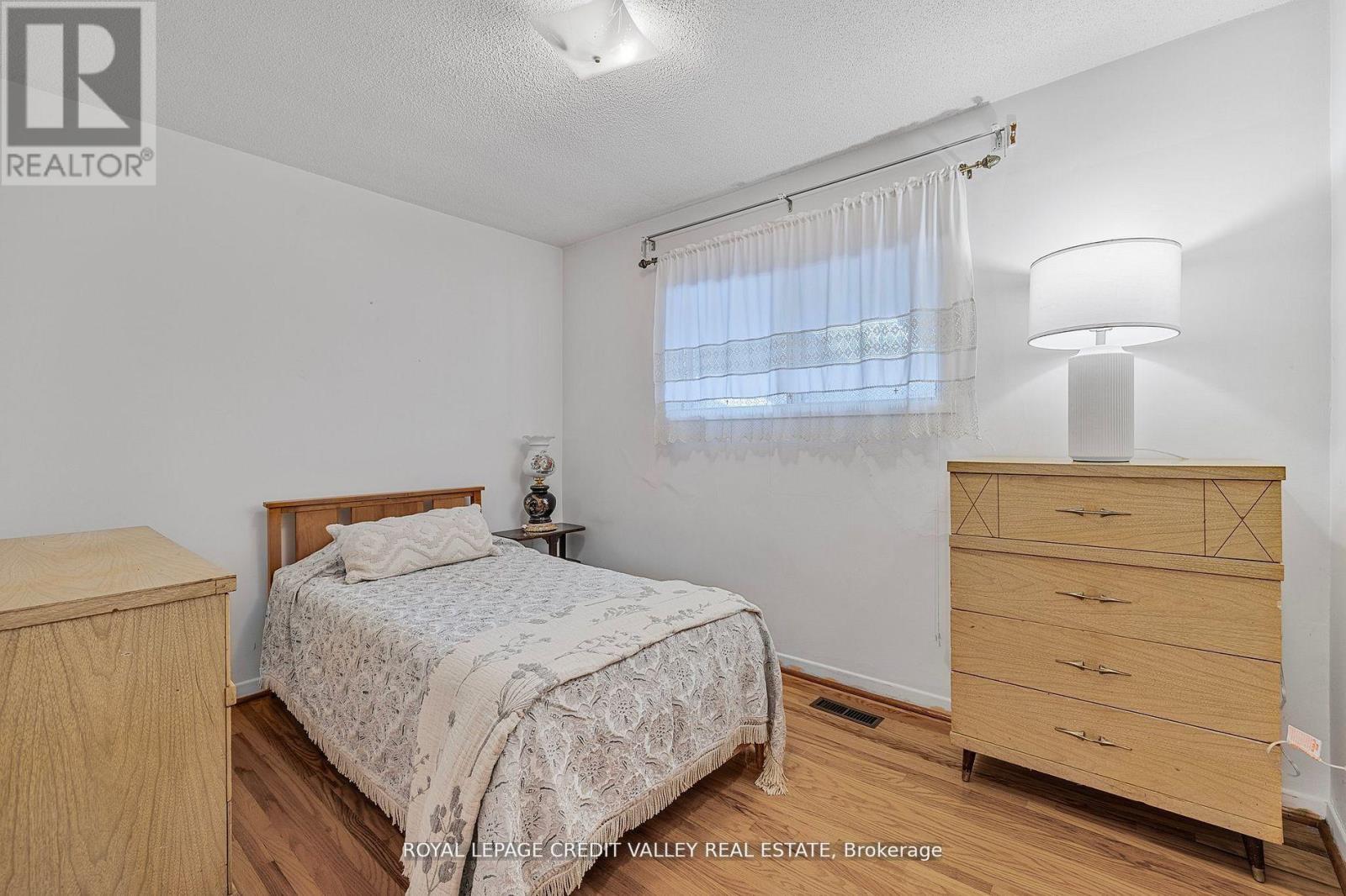 82 Terra Cotta Crescent, Brampton, Ontario  L6W 1C1 - Photo 14 - W12197812