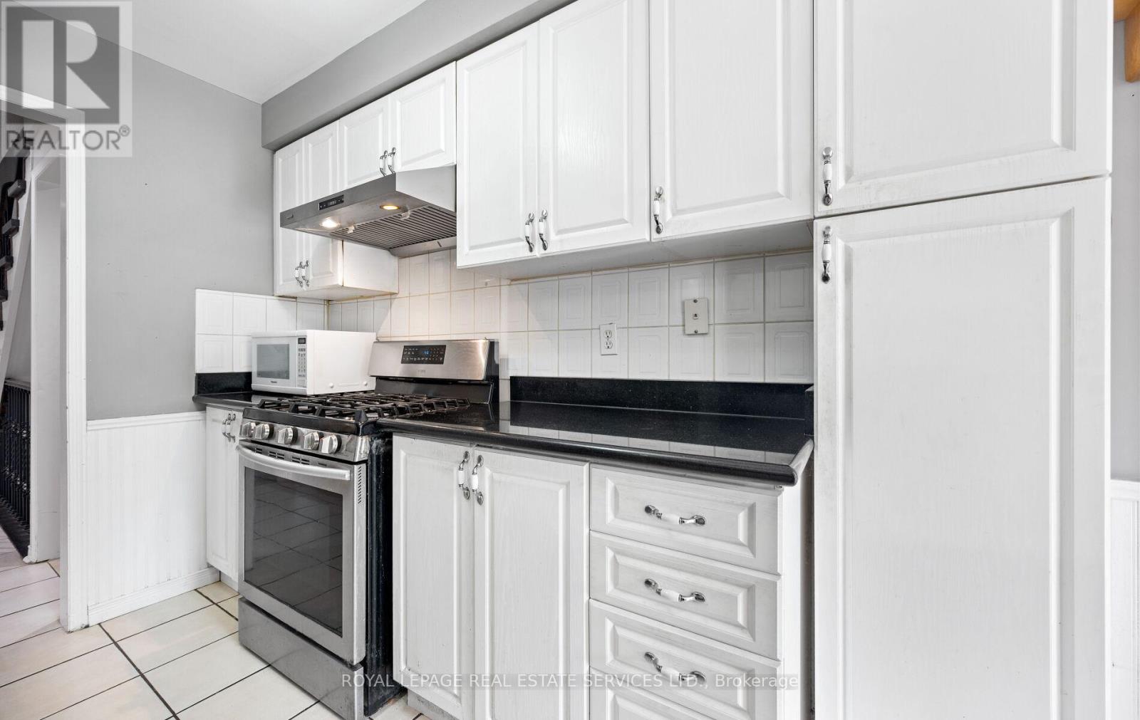 812 Golden Farmer Way, Mississauga (Meadowvale Village), Ontario  L5W 1A7 - Photo 25 - W12197873