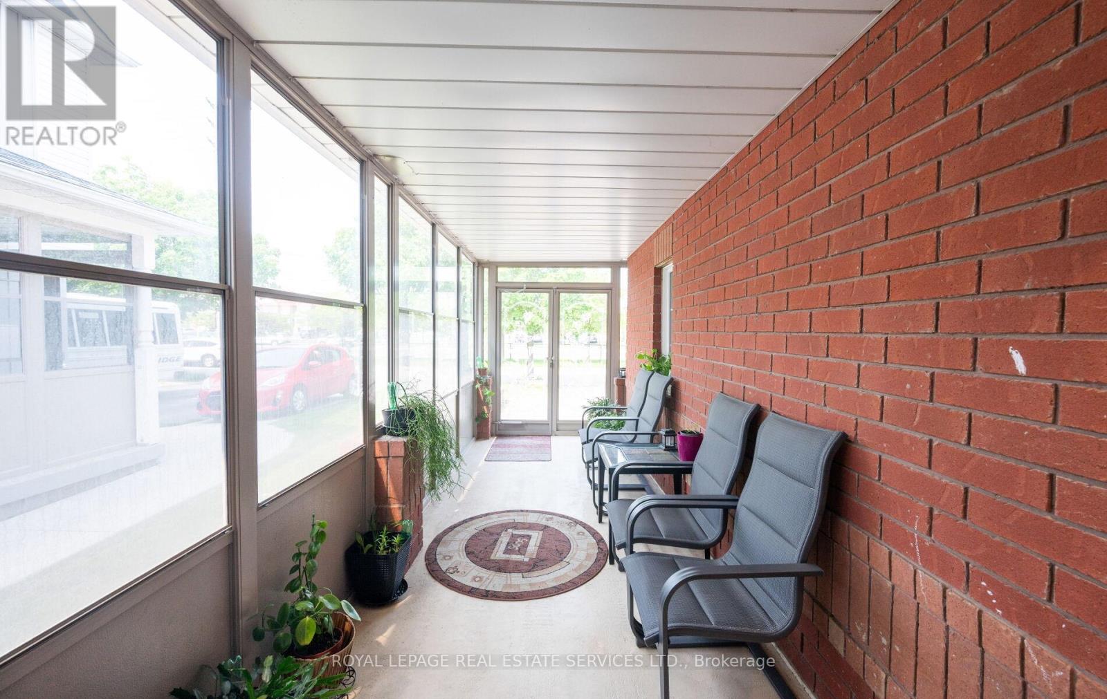 812 Golden Farmer Way, Mississauga, Ontario  L5W 1A7 - Photo 5 - W12197873