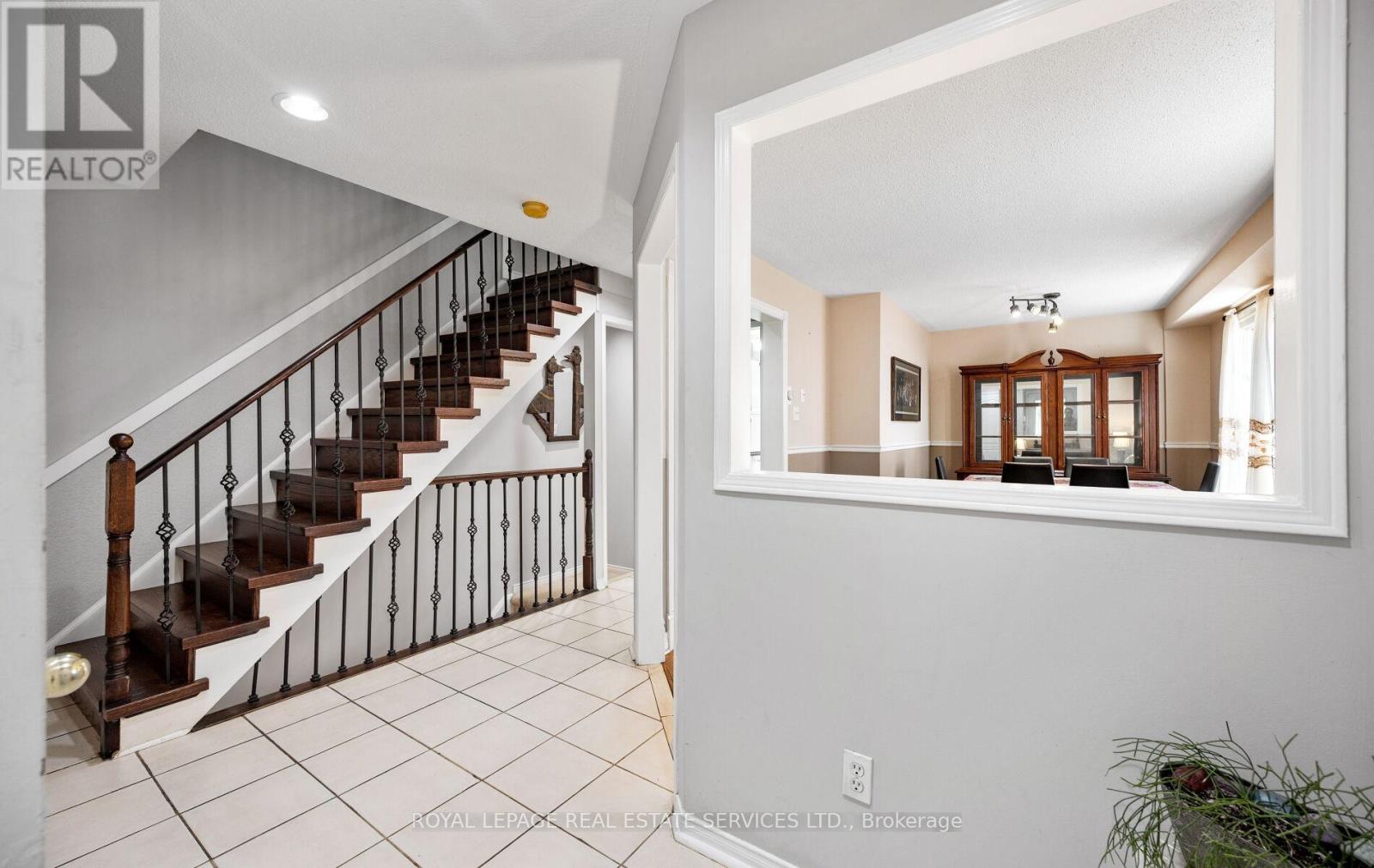 812 Golden Farmer Way, Mississauga, Ontario  L5W 1A7 - Photo 8 - W12197873