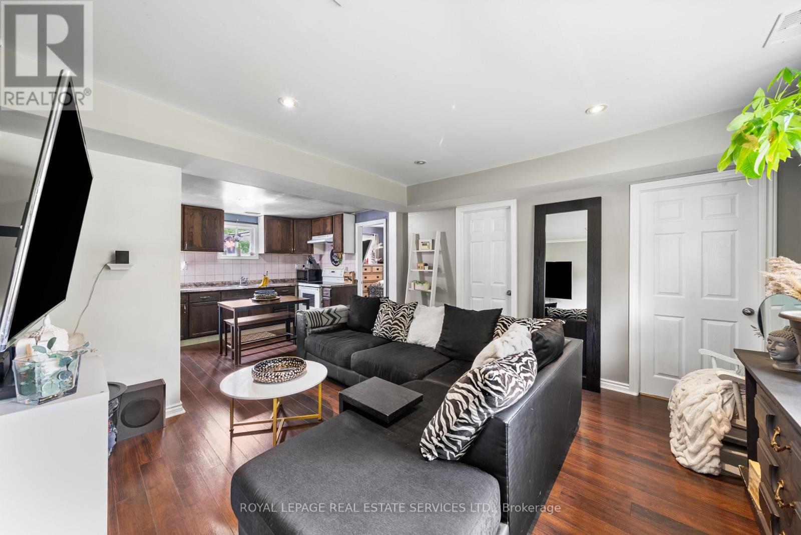 1820 Balsam Avenue, Mississauga, Ontario  L5J 1L2 - Photo 6 - W12197904