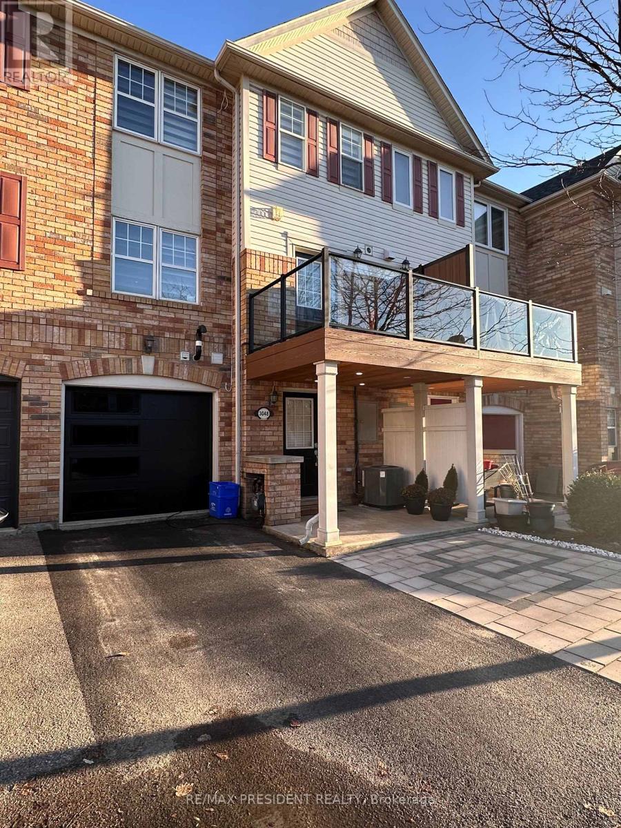 3048 Dewridge Avenue, Oakville, Ontario  L6M 5H9 - Photo 2 - W12197910