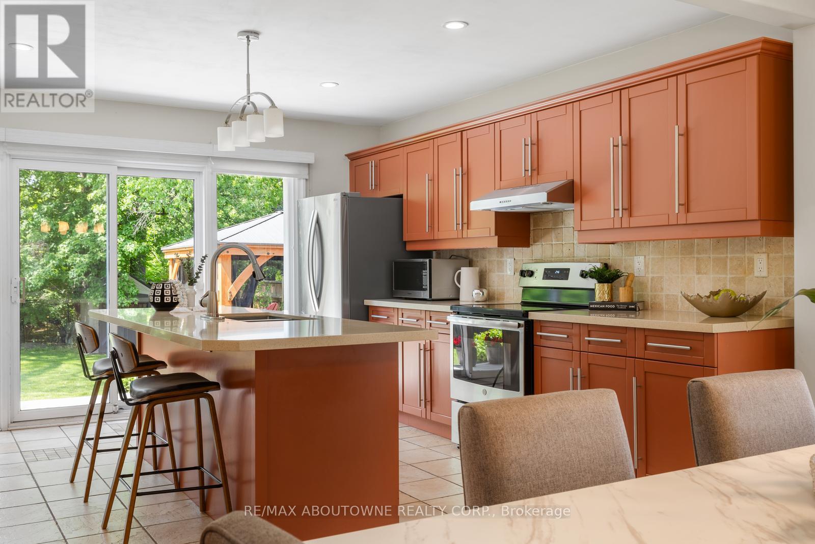 1143 Shaw Street, Oakville, Ontario  L6L 2S1 - Photo 14 - W12197911