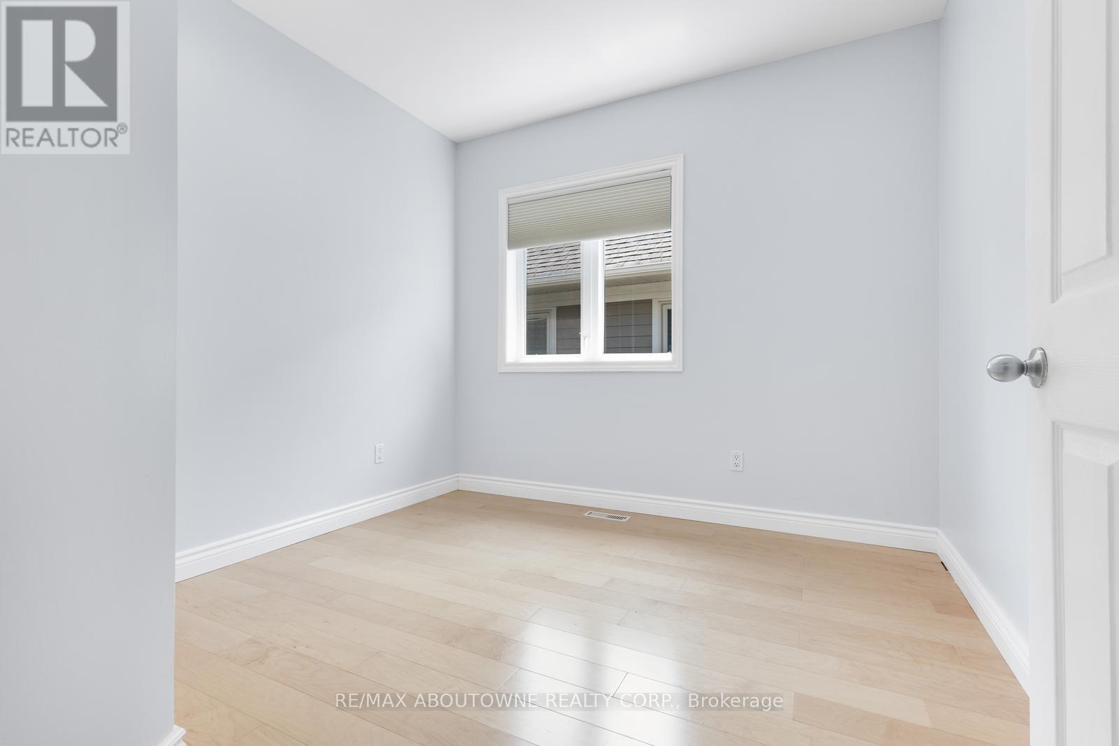 1143 Shaw Street, Oakville, Ontario  L6L 2S1 - Photo 26 - W12197911