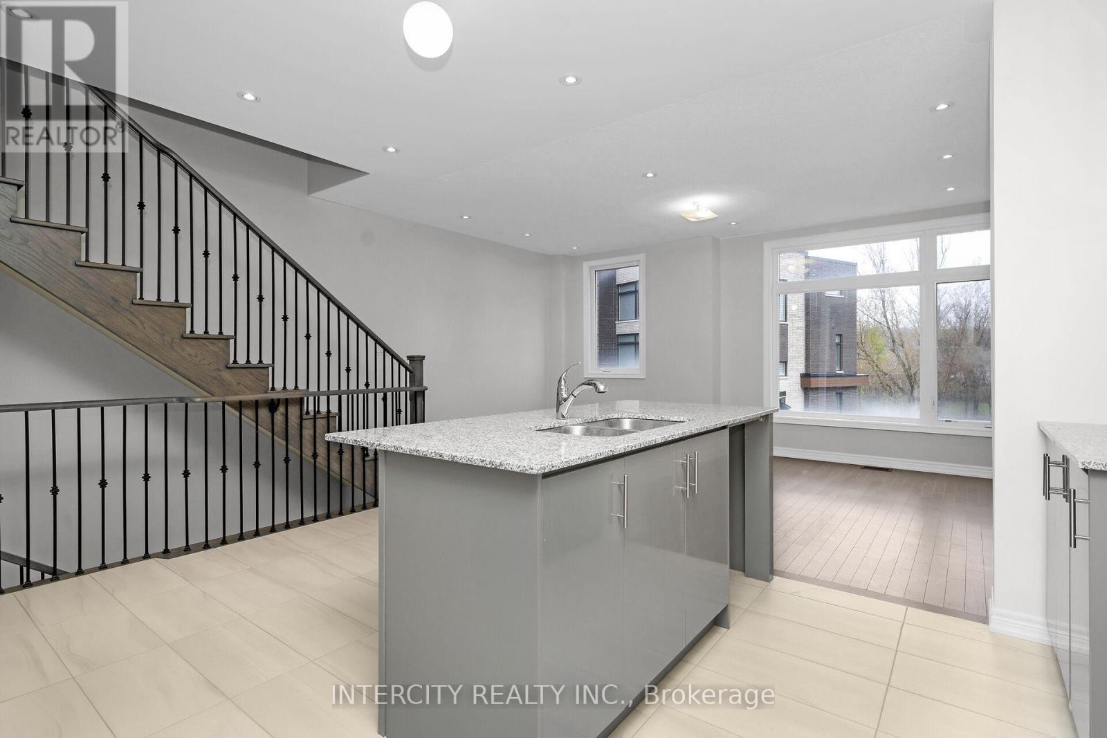 36 Queenpost Drive, Brampton, Ontario  L6Y 6L2 - Photo 15 - W12197937