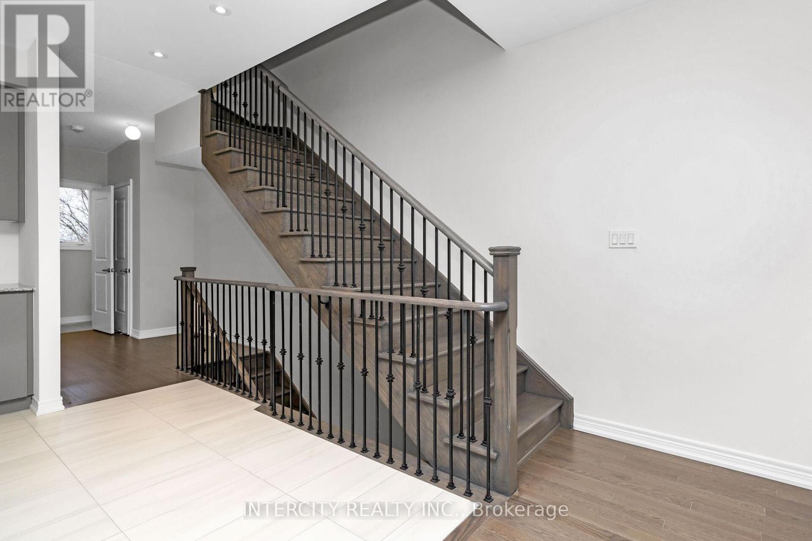 36 Queenpost Drive, Brampton, Ontario  L6Y 6L2 - Photo 22 - W12197937