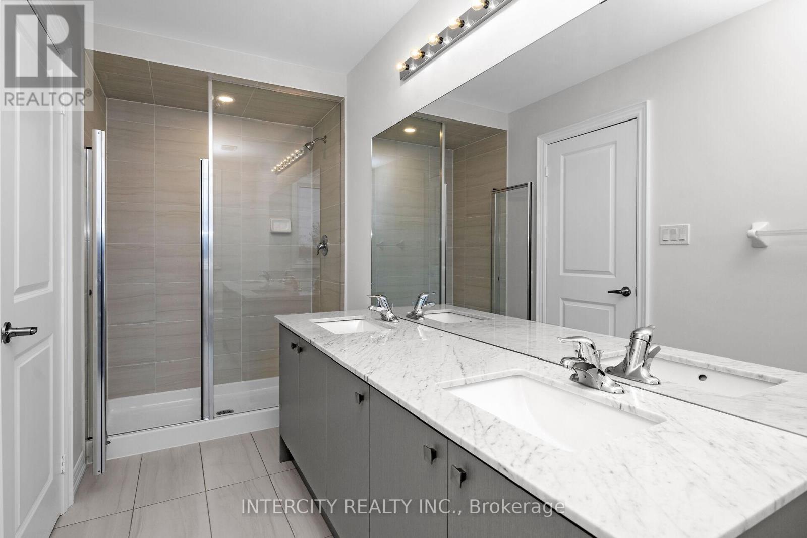 36 Queenpost Drive, Brampton (Credit Valley), Ontario  L6Y 6L2 - Photo 25 - W12197937