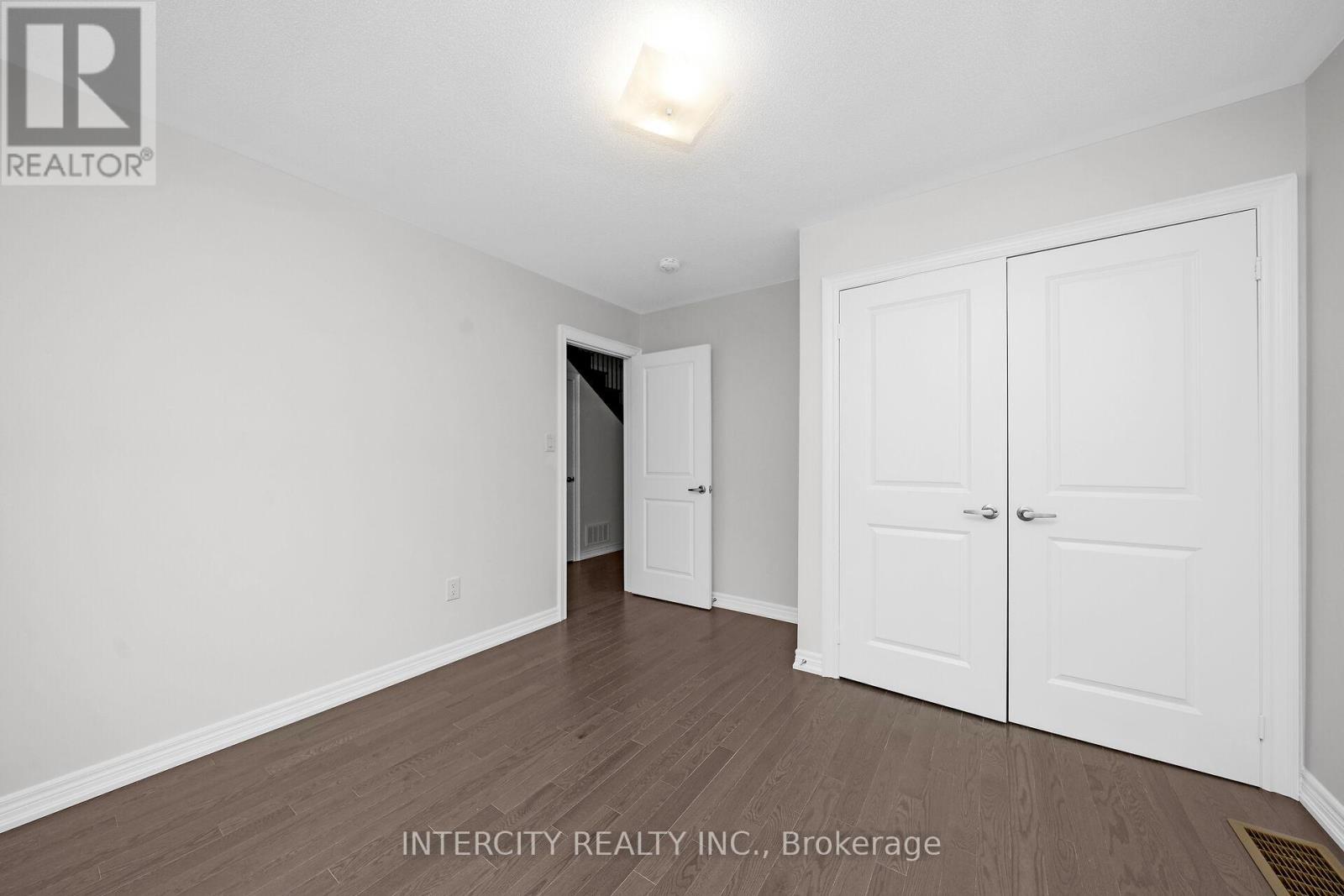 36 Queenpost Drive, Brampton, Ontario  L6Y 6L2 - Photo 6 - W12197937