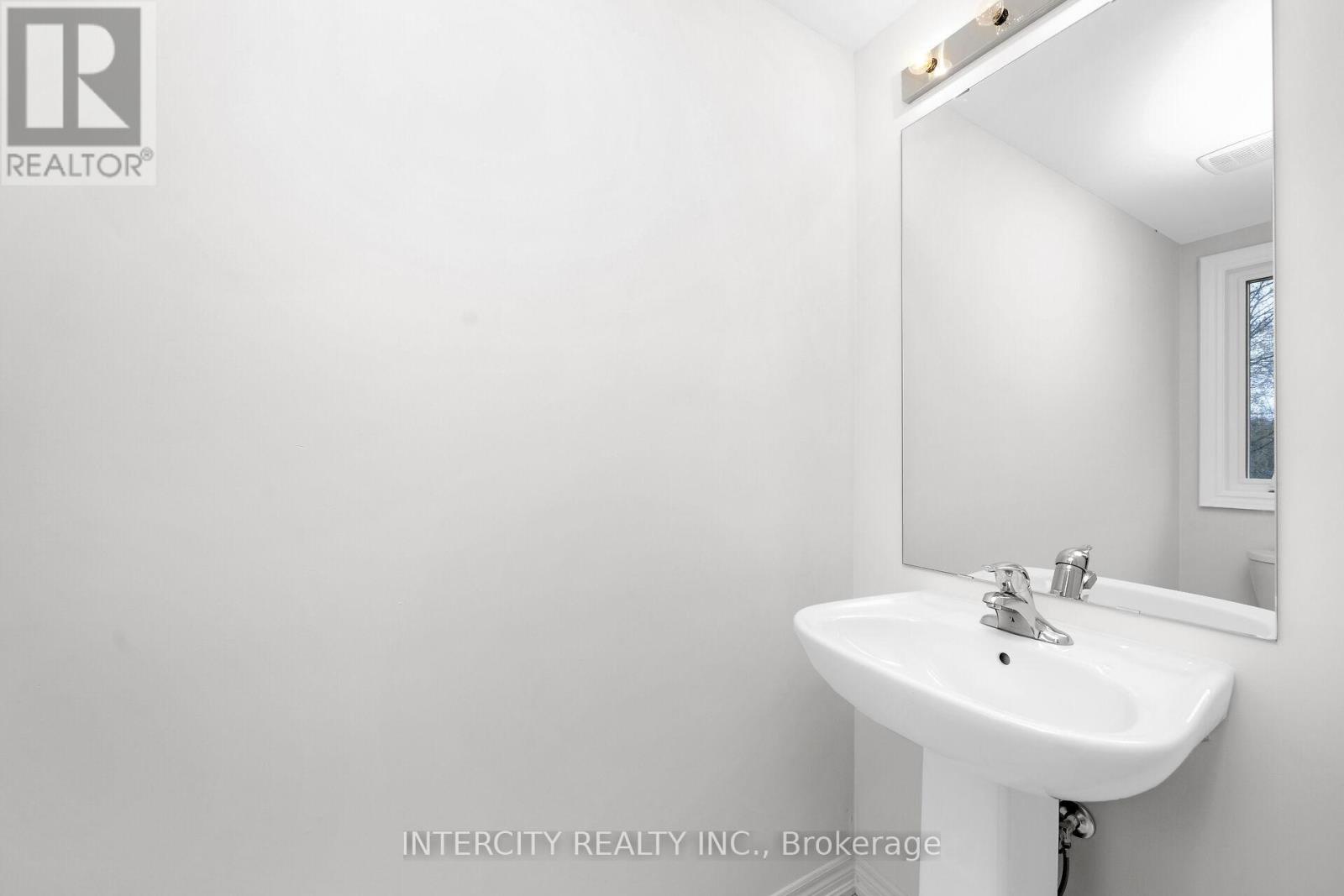 36 Queenpost Drive, Brampton, Ontario  L6Y 6L2 - Photo 7 - W12197937