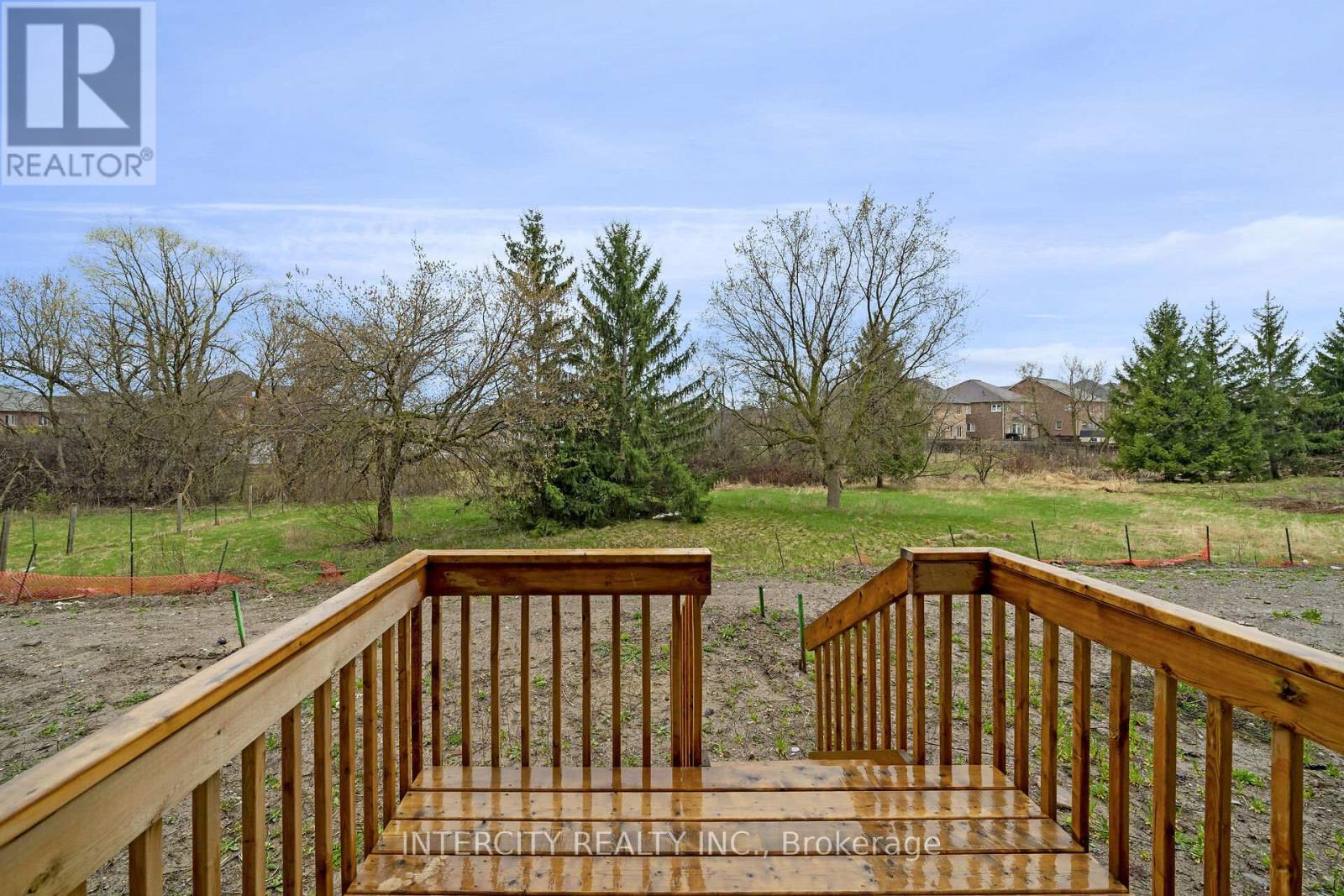 36 Queenpost Drive, Brampton (Credit Valley), Ontario  L6Y 6L2 - Photo 8 - W12197937