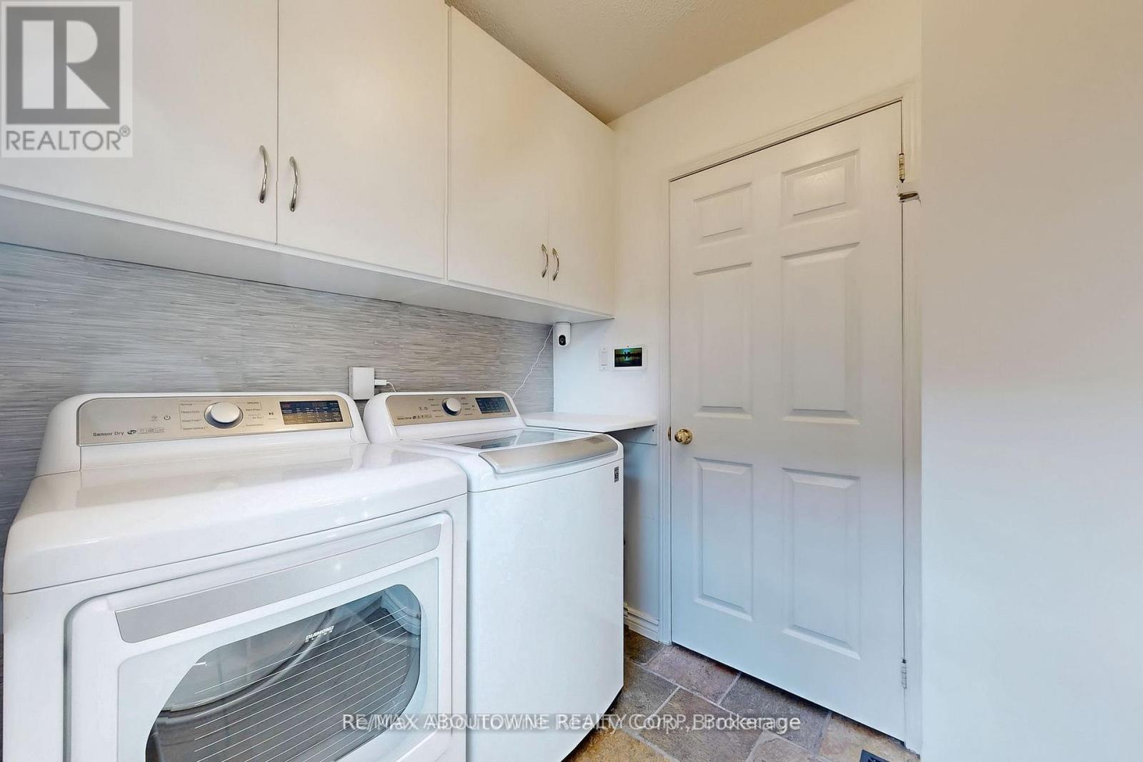 1534 Heritage Way, Oakville, Ontario  L6M 2Z7 - Photo 17 - W12197994