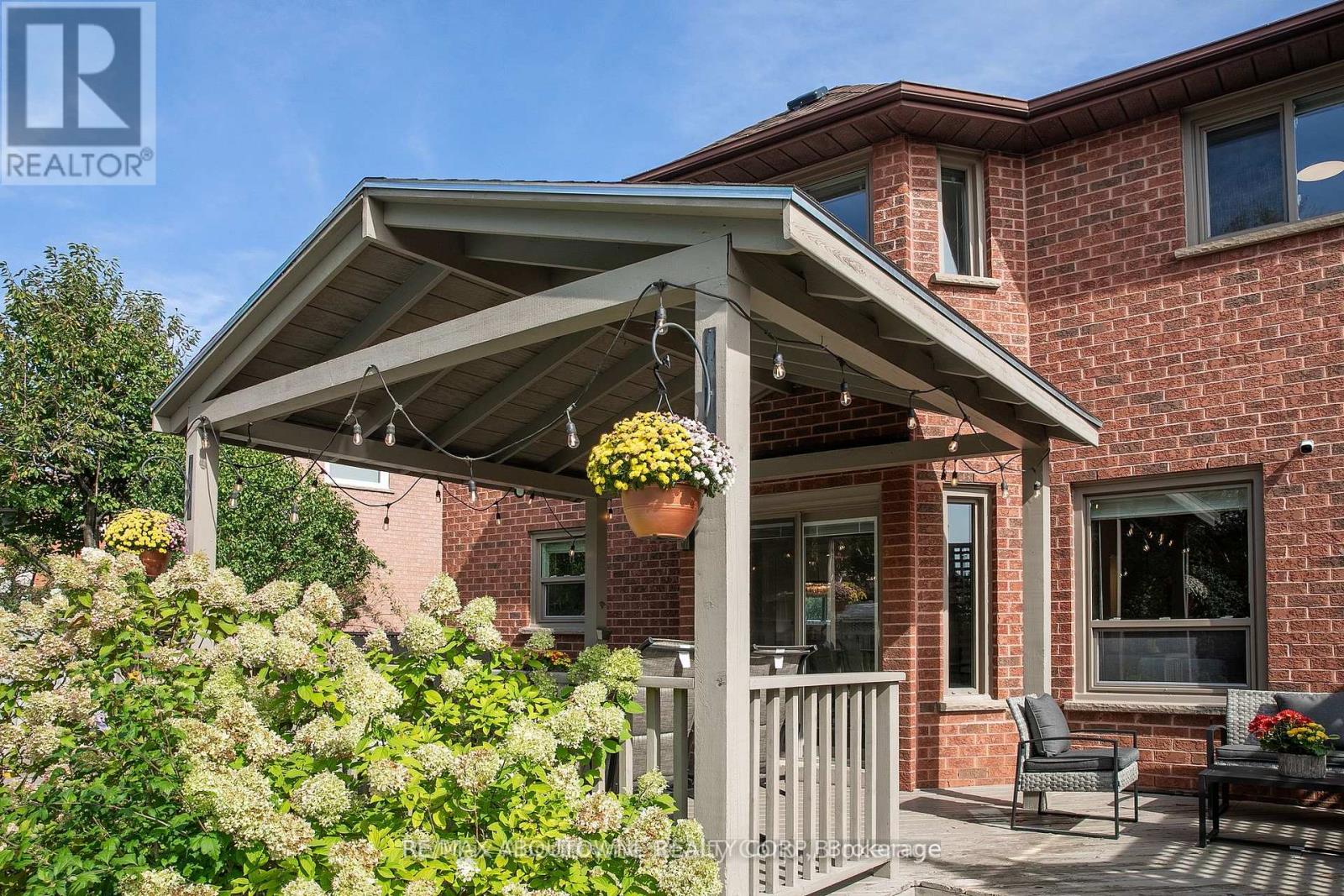 1534 Heritage Way, Oakville, Ontario  L6M 2Z7 - Photo 34 - W12197994