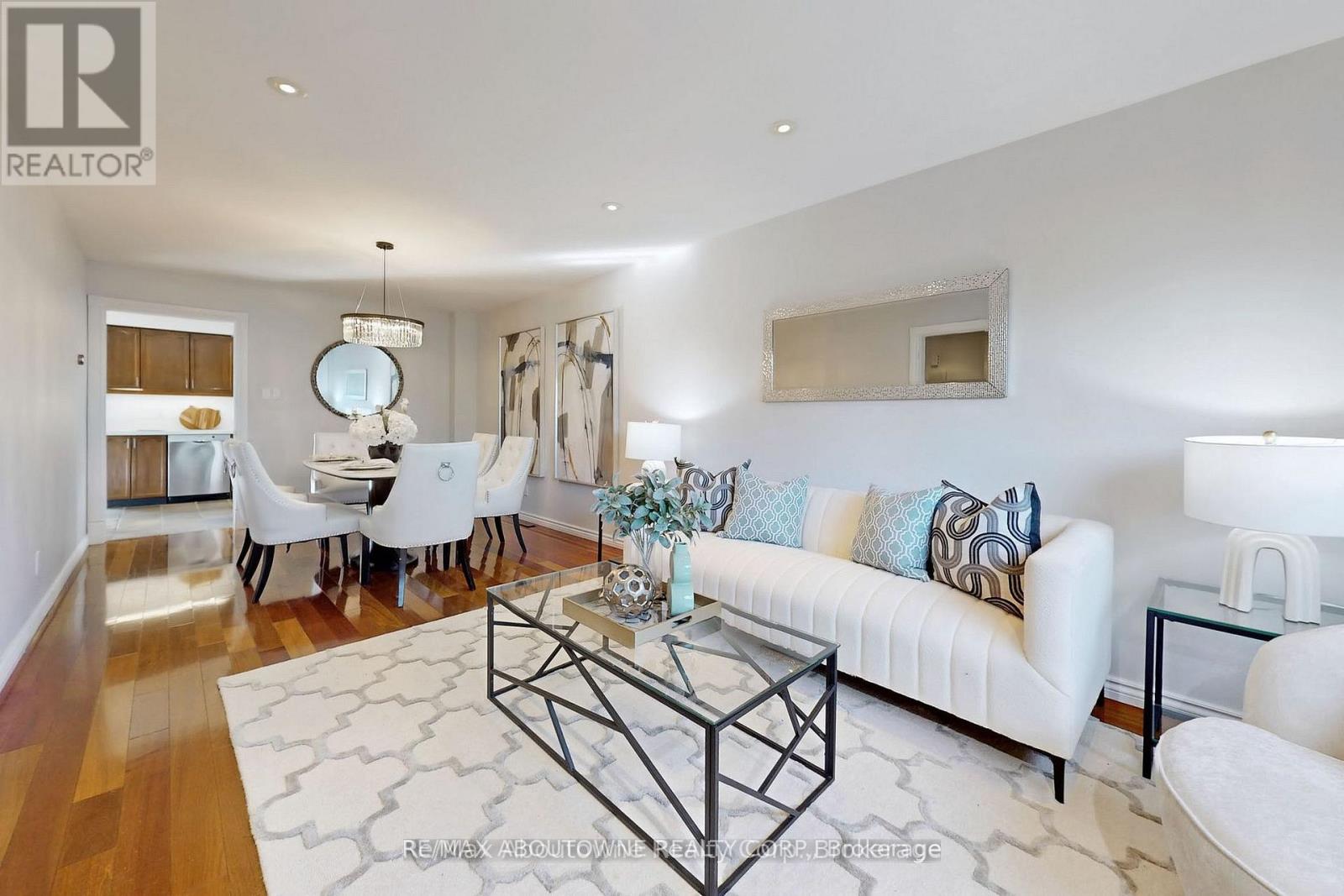 1534 Heritage Way, Oakville, Ontario  L6M 2Z7 - Photo 6 - W12197994