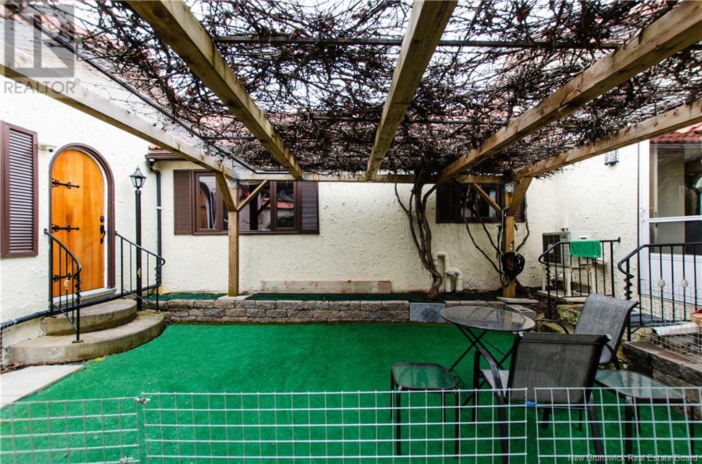 Property at 922 Ryan Street image 3