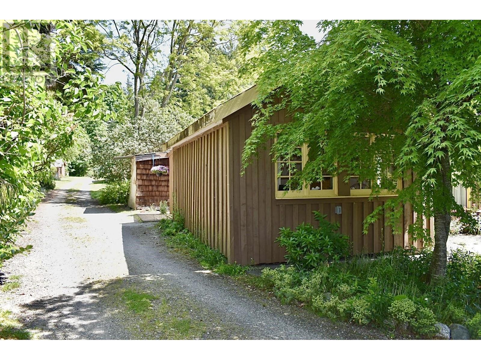 8084 Redrooffs Road, Halfmoon Bay, British Columbia  V7Z 1C7 - Photo 20 - R3011739