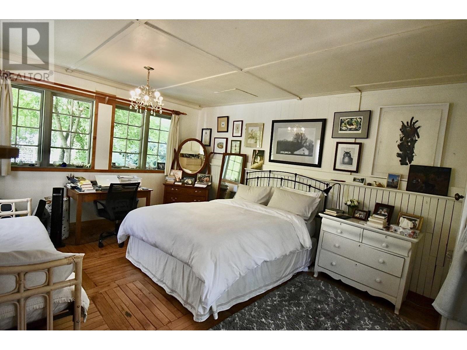 8084 Redrooffs Road, Halfmoon Bay, British Columbia  V7Z 1C7 - Photo 34 - R3011739